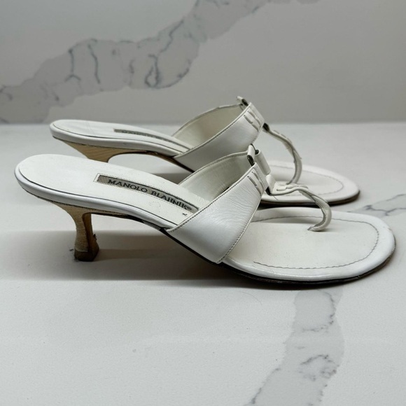 Manolo Blahnik White Heeled Elegance - Picture 7 of 8